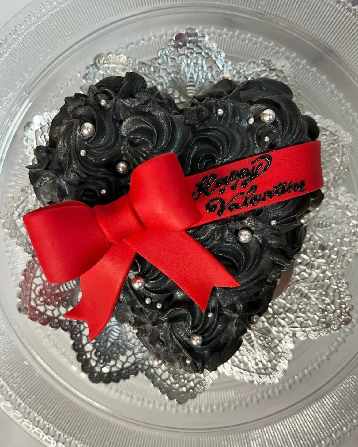 [A0005] Black heart cake