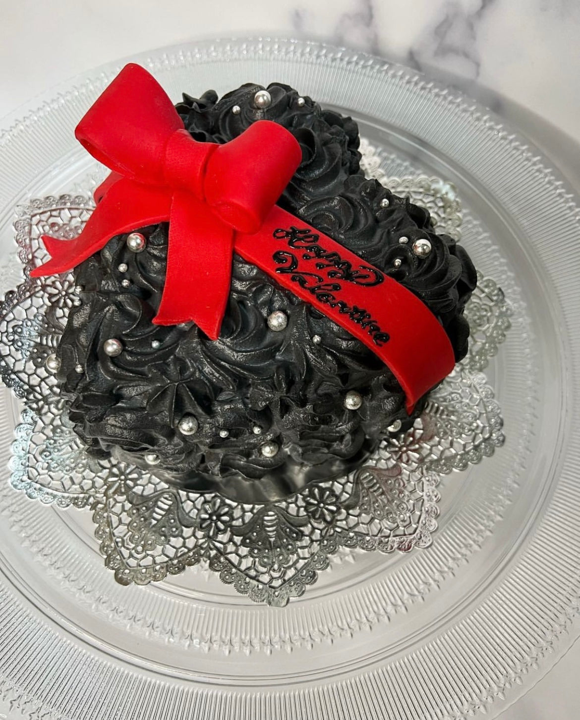 [A0005] Black heart cake